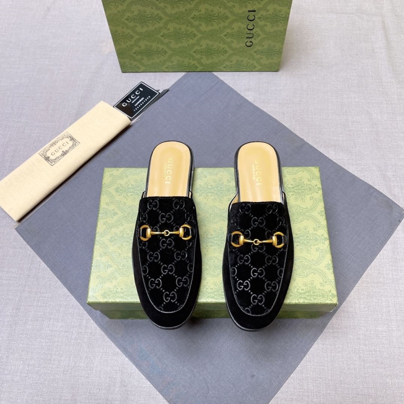 G*u*i slippers